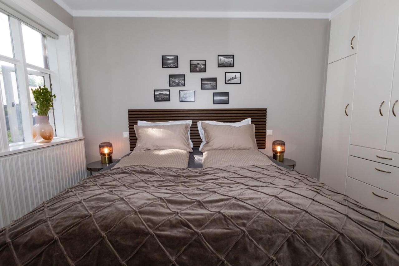 Lovely 2-Bedroom Apartment In 阿克雷里 外观 照片
